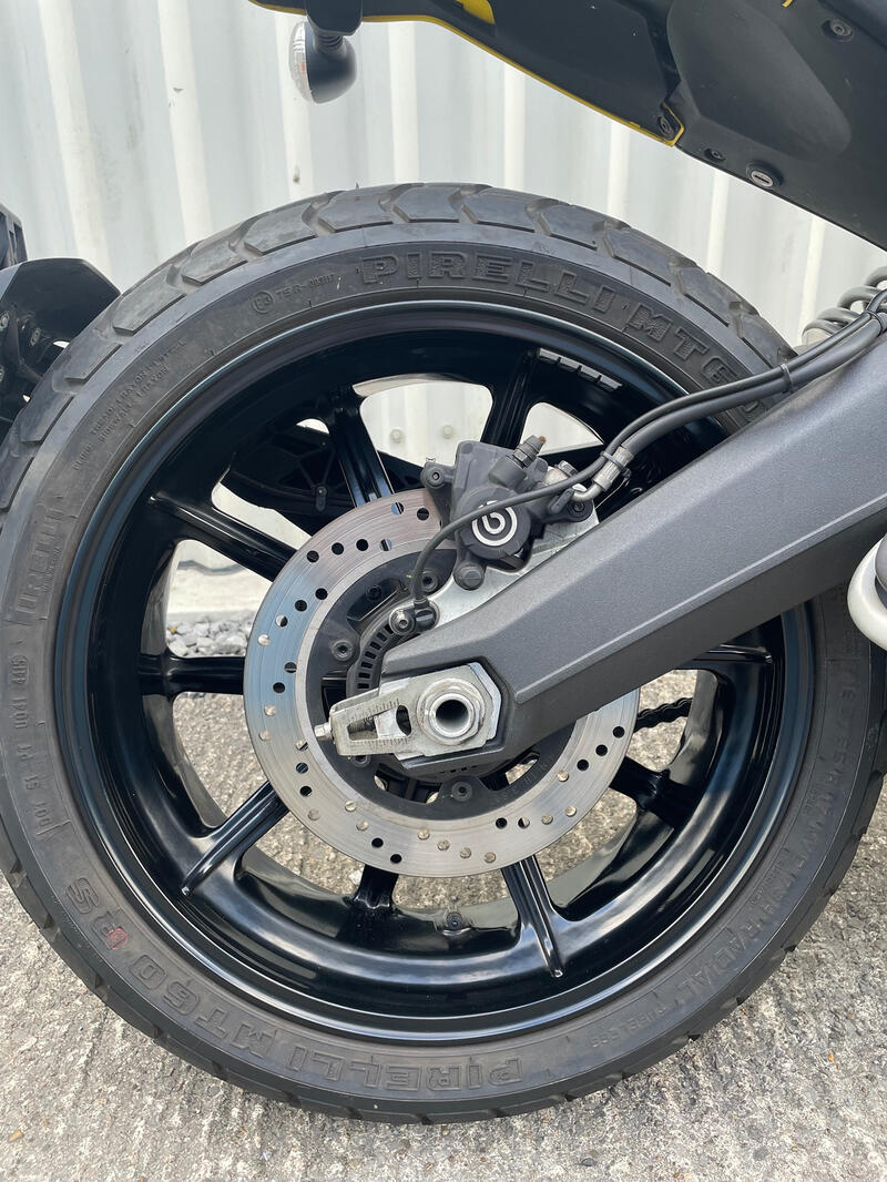 DUCATI SCRAMBLER 800